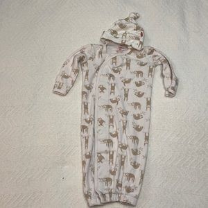 Magnetic Me Gown and Hat set